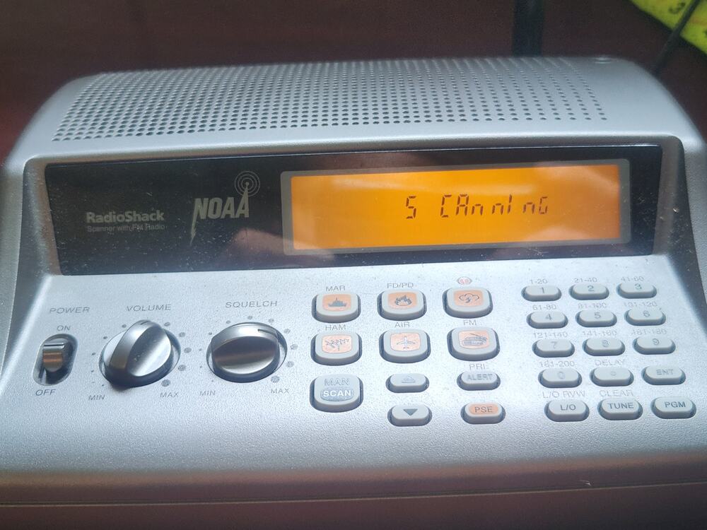 RadioShack PRO-405 20-405 Desktop Scanner NOAA Weather Radio